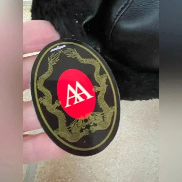 NWT Men’s convertible leather bomber style hat,cozy interior, button strap; XL - Picture 2 of 7